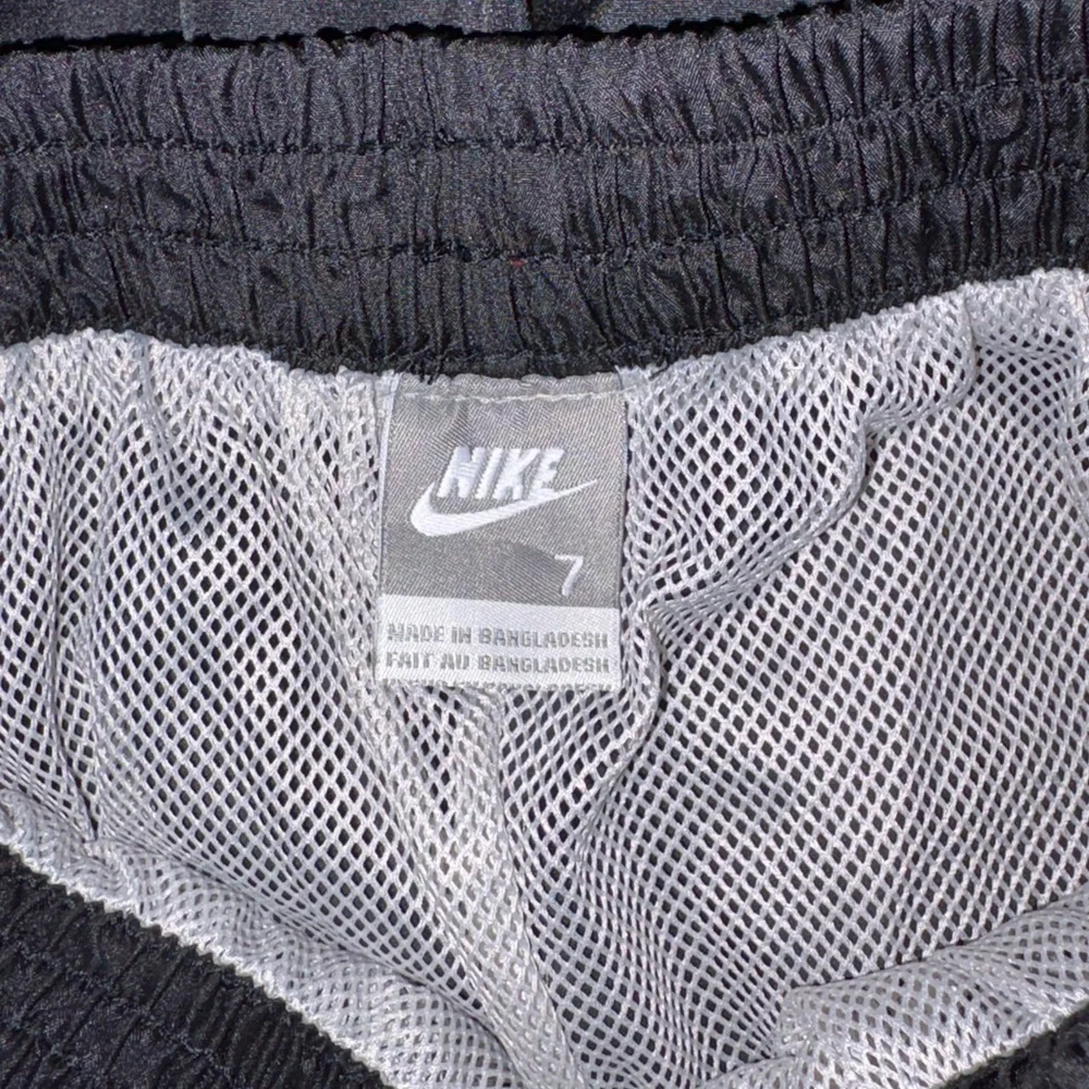 Nike Kids Vintage Wide Leg Windbreaker Pants • Youth 7